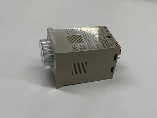Electronic timer with clear dial.